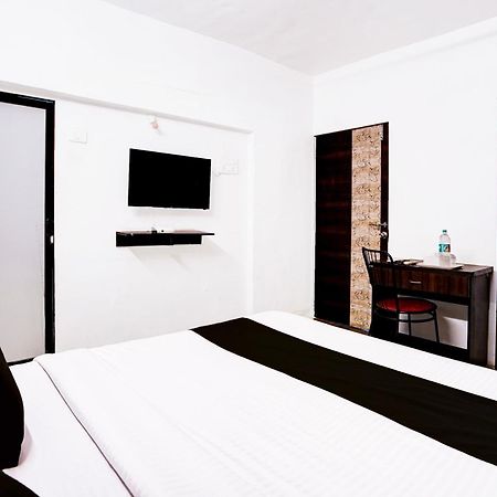 โอโย 67369 ดีลักซ์ ยูไนเต็ด คอร์ปอเรท โฮม Hotel นาวีมุมไบ ภายนอก รูปภาพ