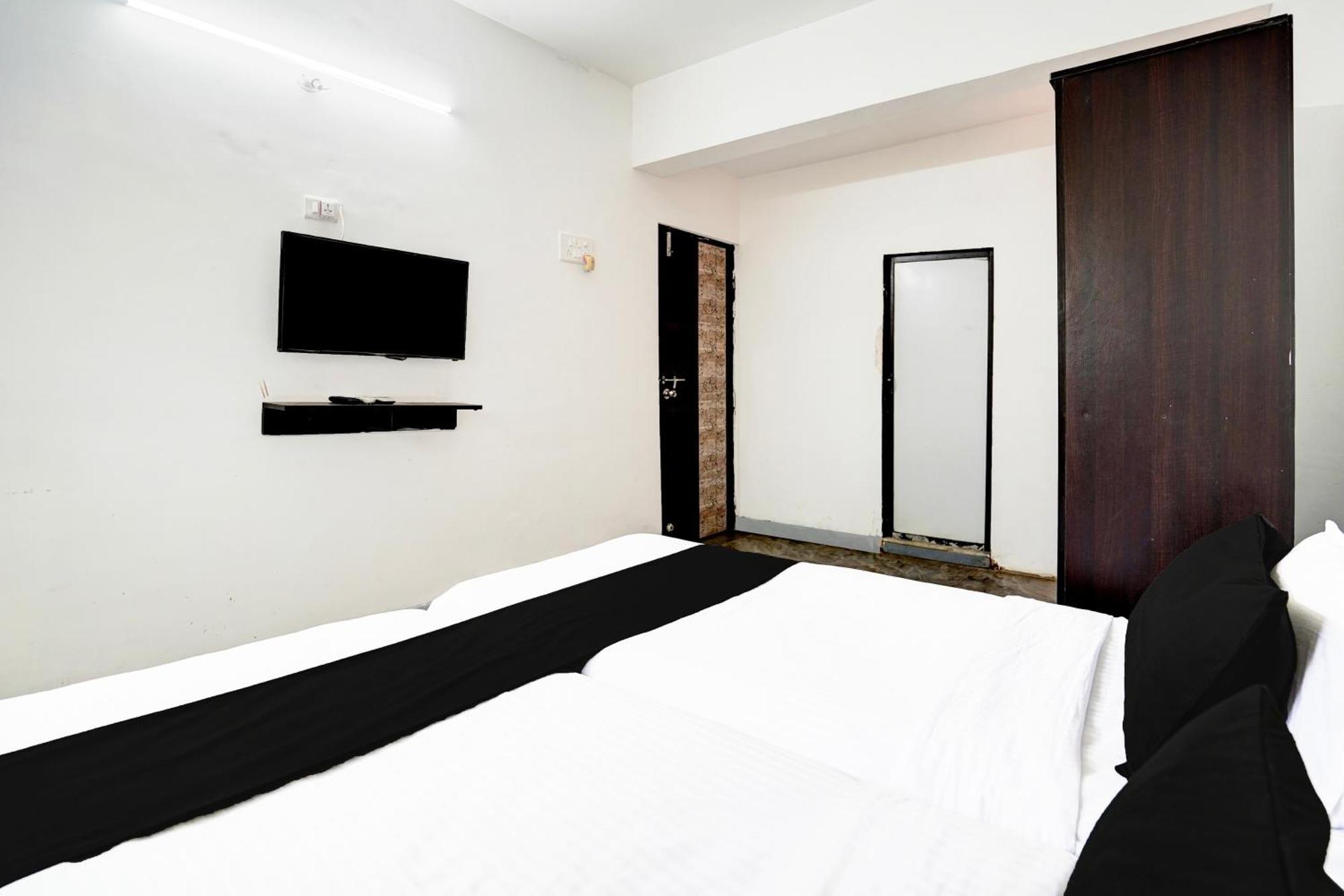 โอโย 67369 ดีลักซ์ ยูไนเต็ด คอร์ปอเรท โฮม Hotel นาวีมุมไบ ภายนอก รูปภาพ